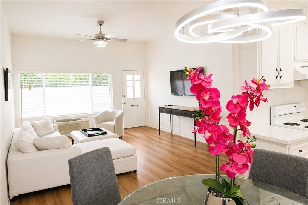 950 Avenida Carmel - Photo 3