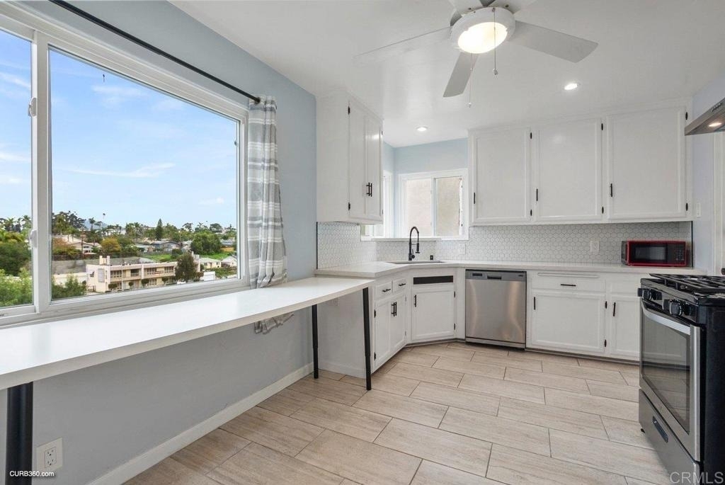 4250 Blackton Drive - Photo 9