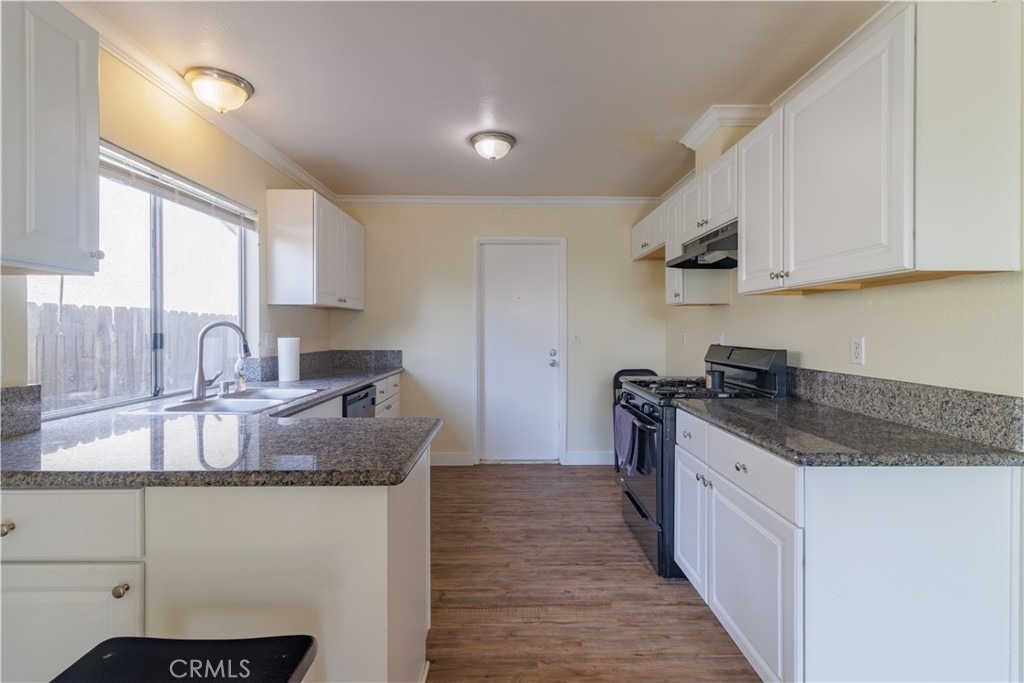 25429 Hemlock Ave - Photo 11