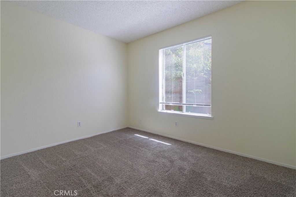 25429 Hemlock Ave - Photo 21