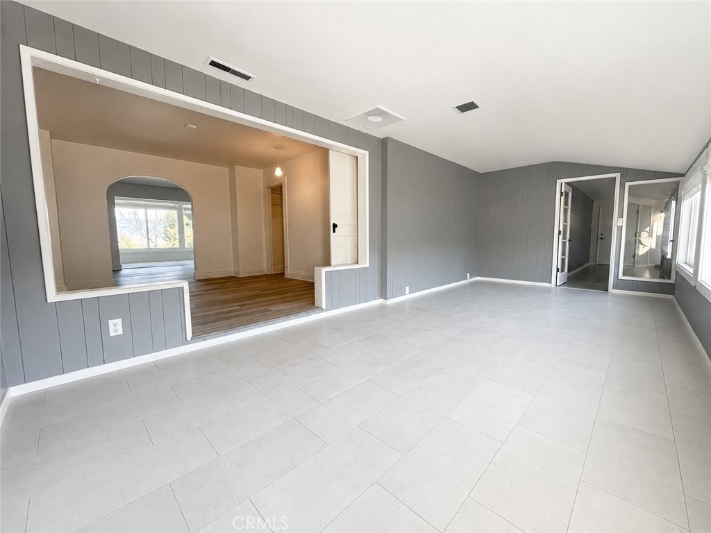 26195 Beaumont Avenue - Photo 8