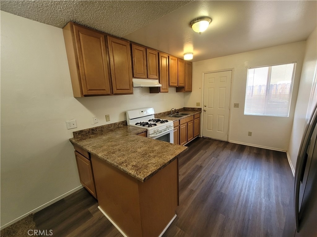 811 W State Street - Photo 3