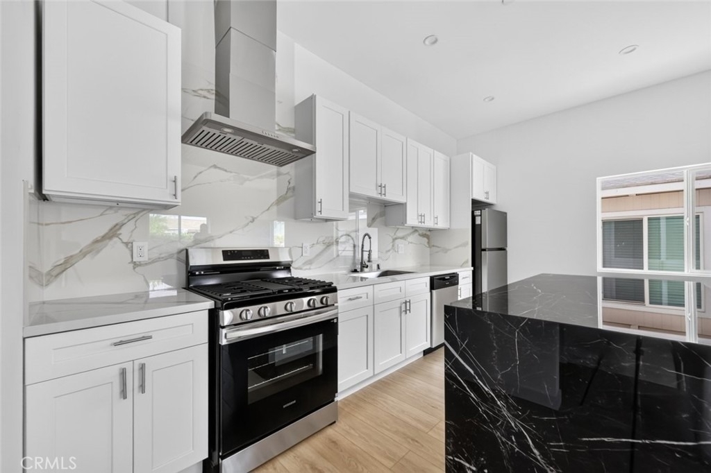 6514 Kraft Avenue - Photo 4