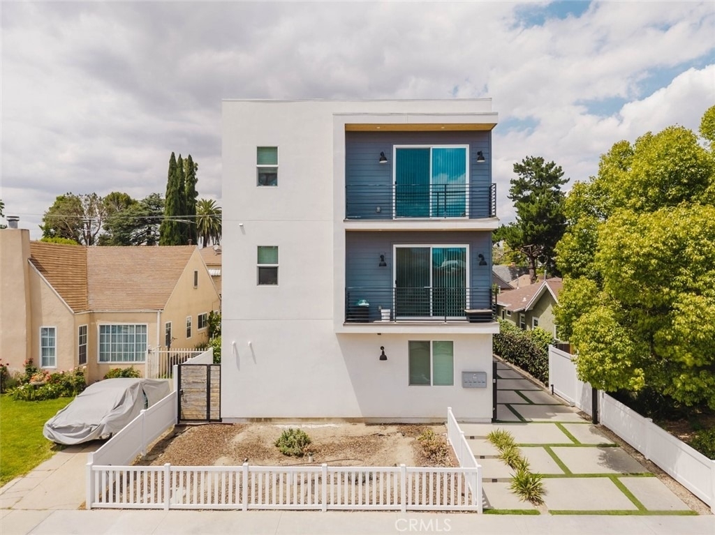 10853 Otsego Street - Photo 0
