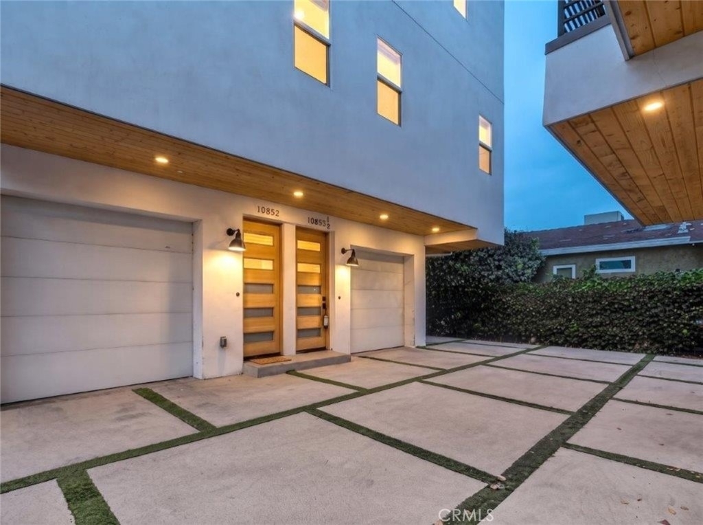 10853 Otsego Street - Photo 1
