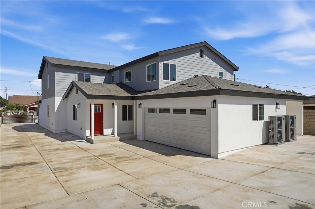 2509 Tamora Avenue - Photo 0