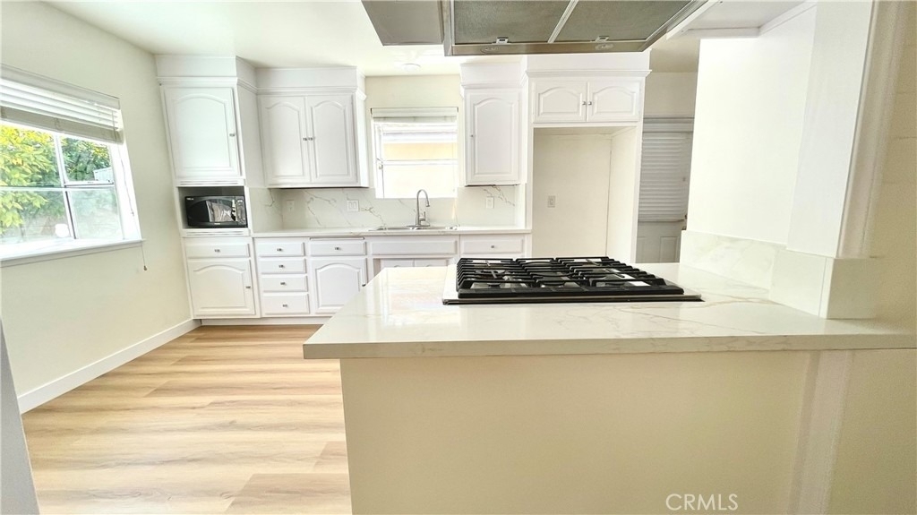 11652 Faculty Dr - Photo 2
