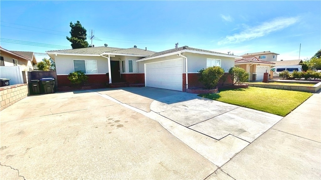 11652 Faculty Dr - Photo 0
