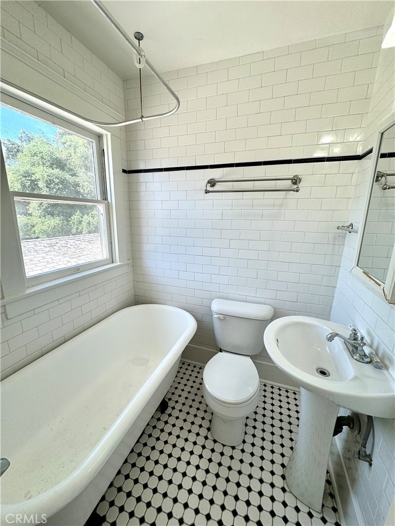 150 W 9th - Photo 8