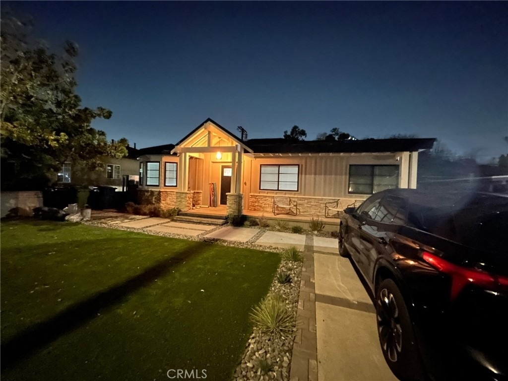 2051 Mcpherson - Photo 2