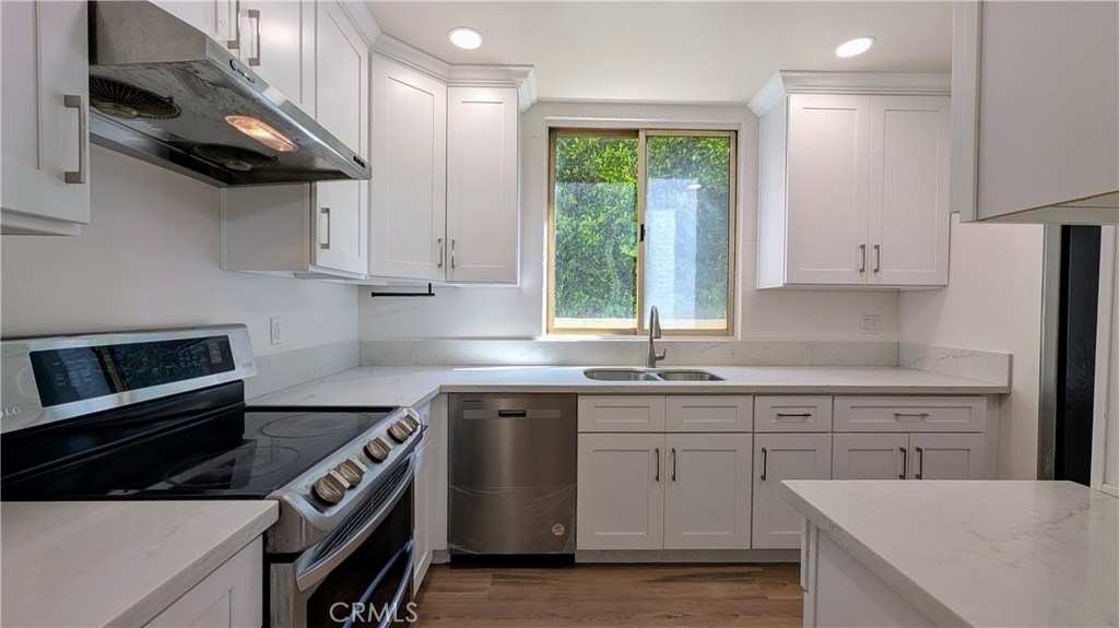 1300 Midvale Avenue - Photo 4