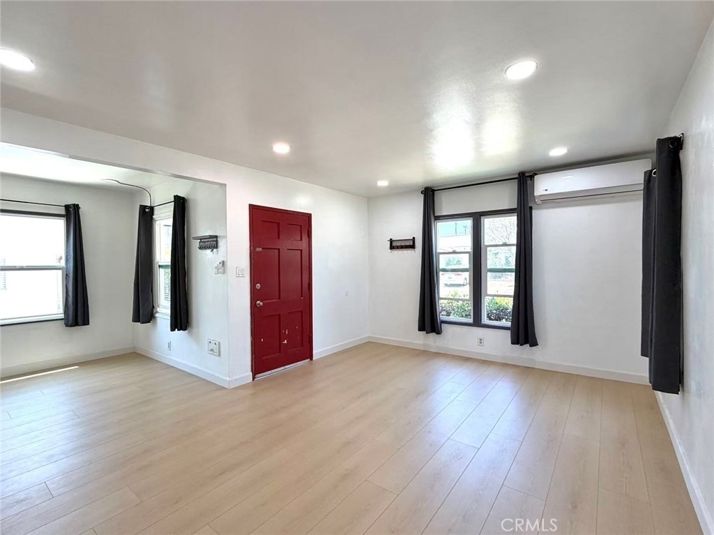 2132 Divine - Photo 3
