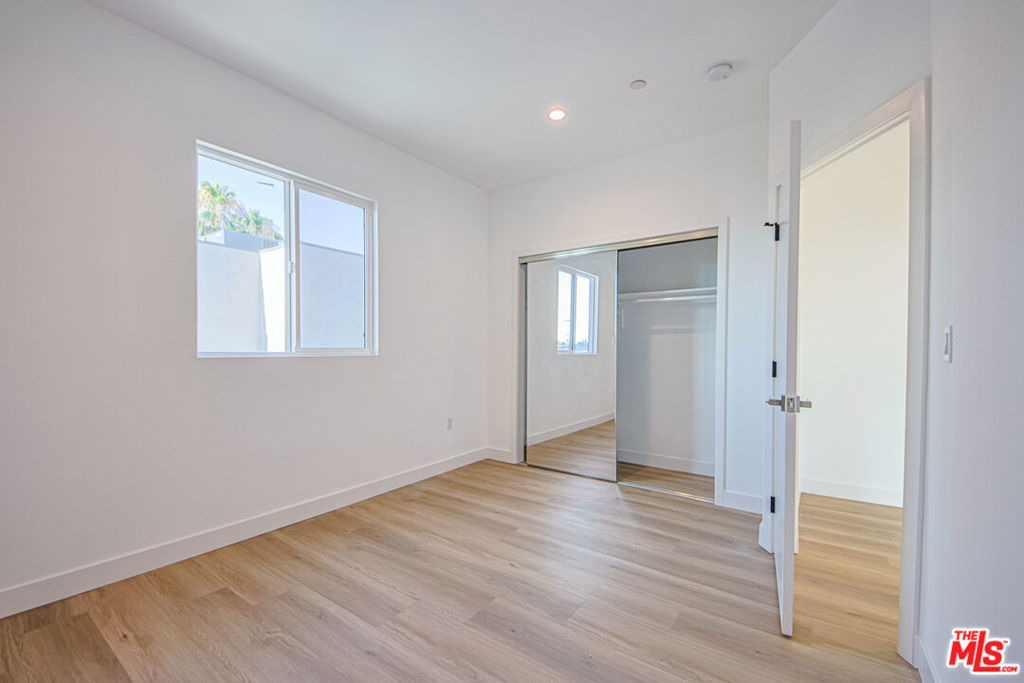11443 Hatteras Street - Photo 12