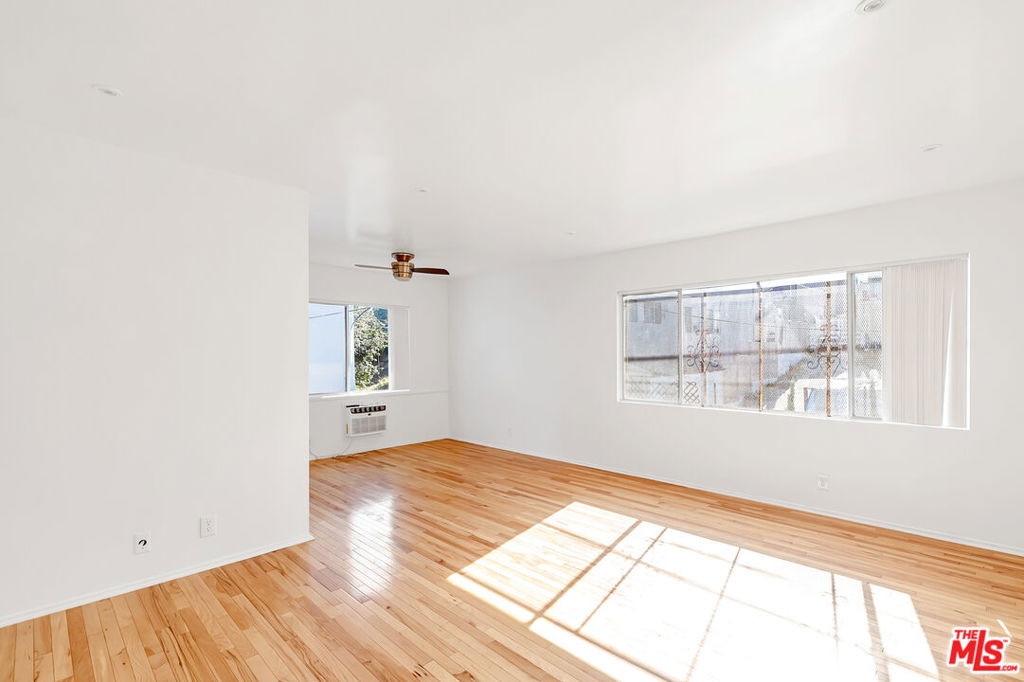 1915 S Shenandoah Street - Photo 1
