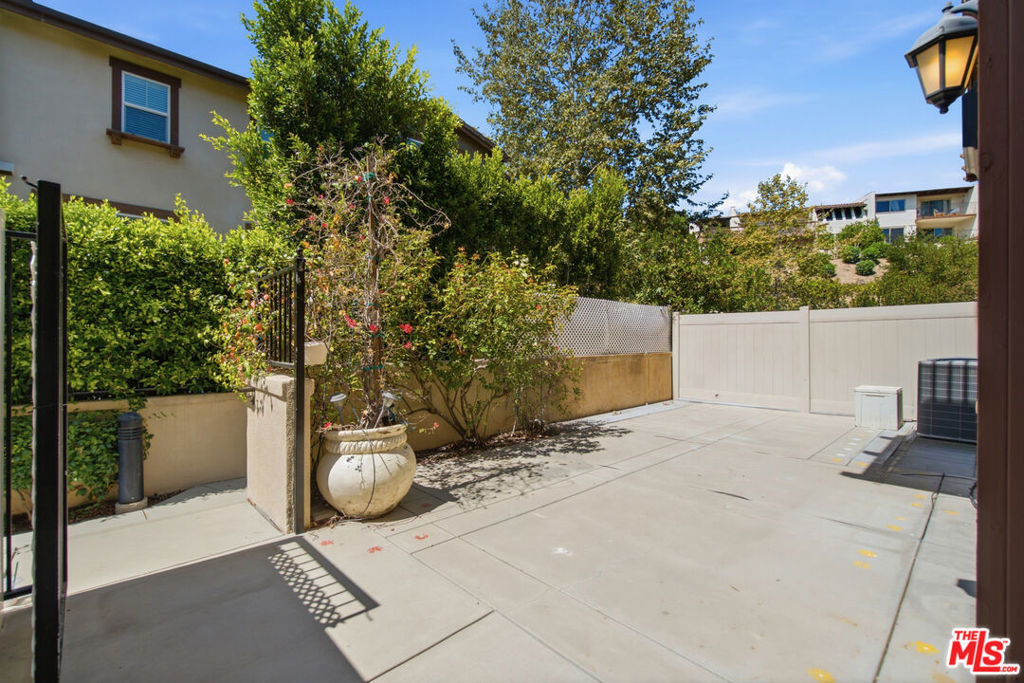 732 Tennis Club Lane - Photo 4