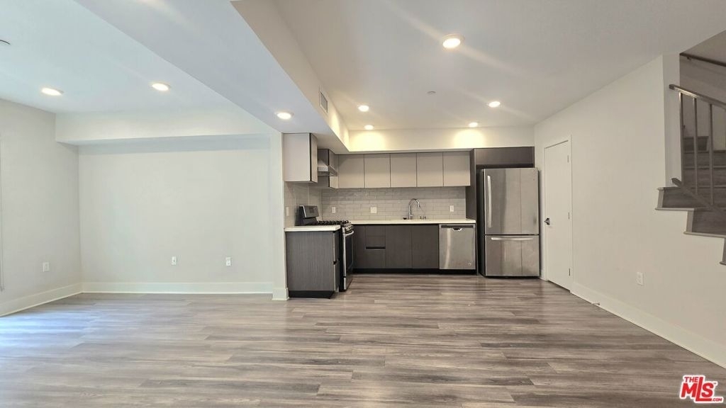 5030 Rosewood Avenue - Photo 4