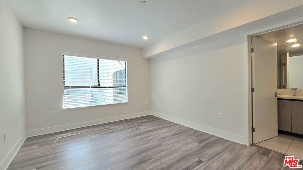 5030 Rosewood Avenue - Photo 11