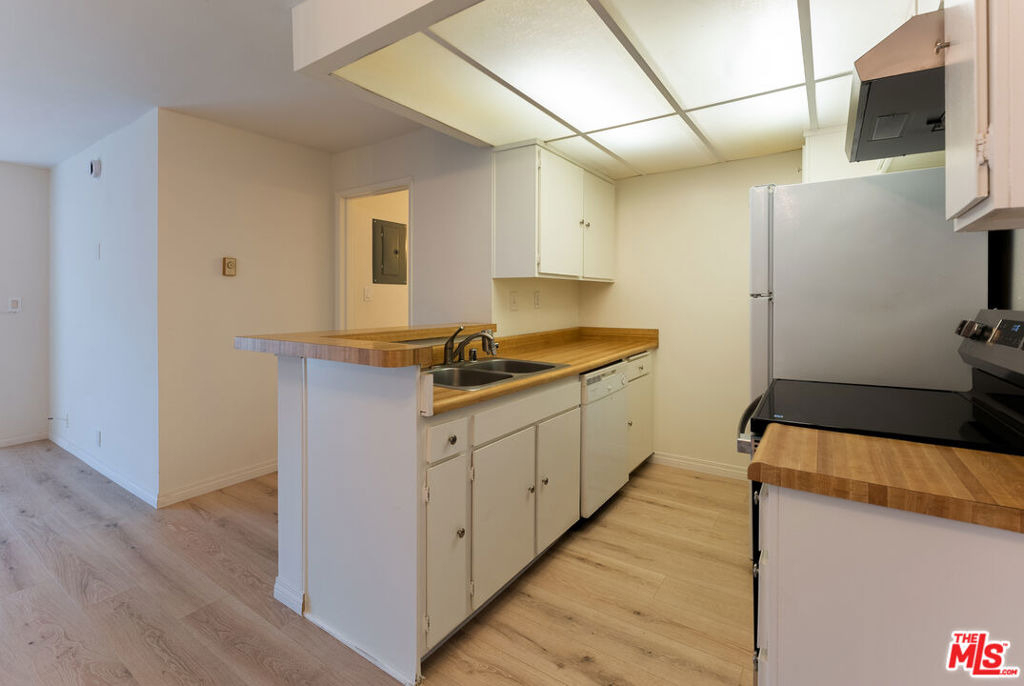 8163 Redlands Street - Photo 3