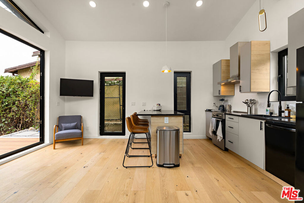 5204 Baltimore Street - Photo 24