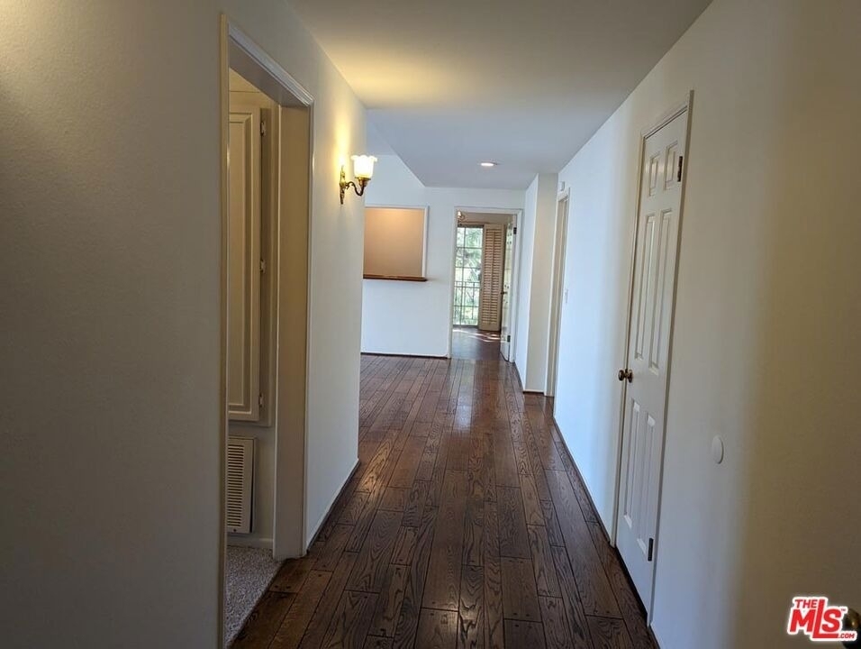 100 N Wetherly Drive - Photo 6