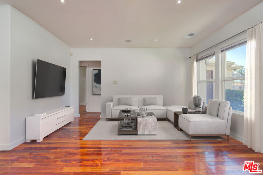 932 S Shenandoah Street - Photo 1