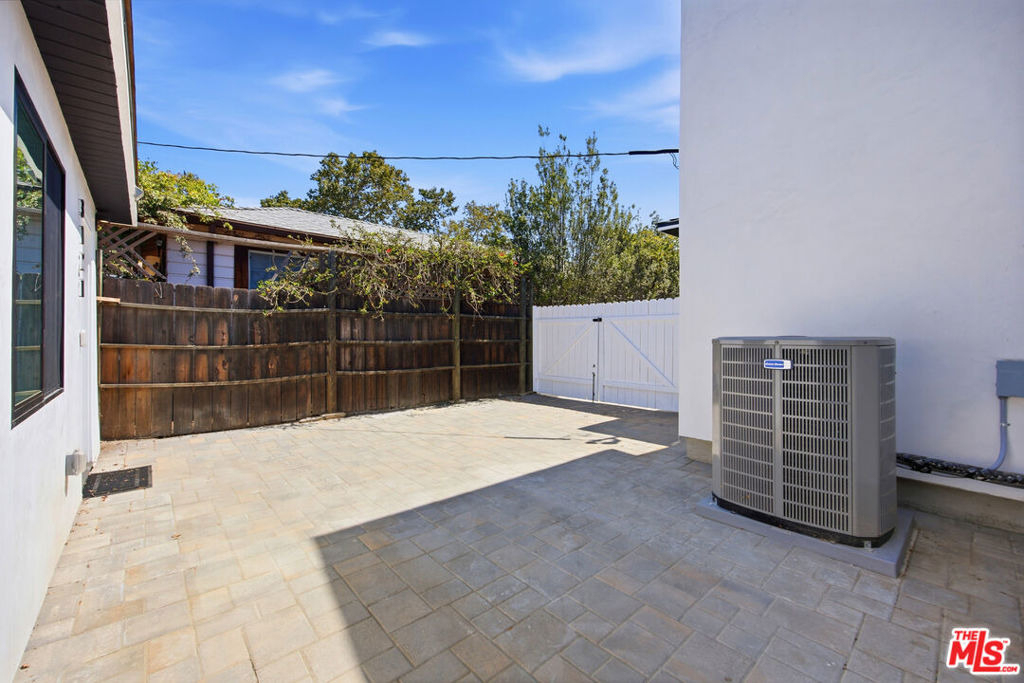 3121 Oakhurst Avenue - Photo 6