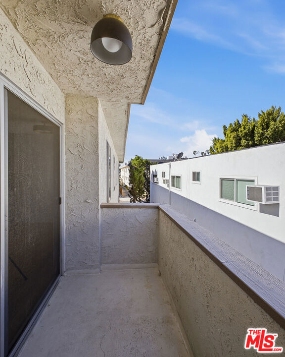 1352 S Carmelina Avenue - Photo 18