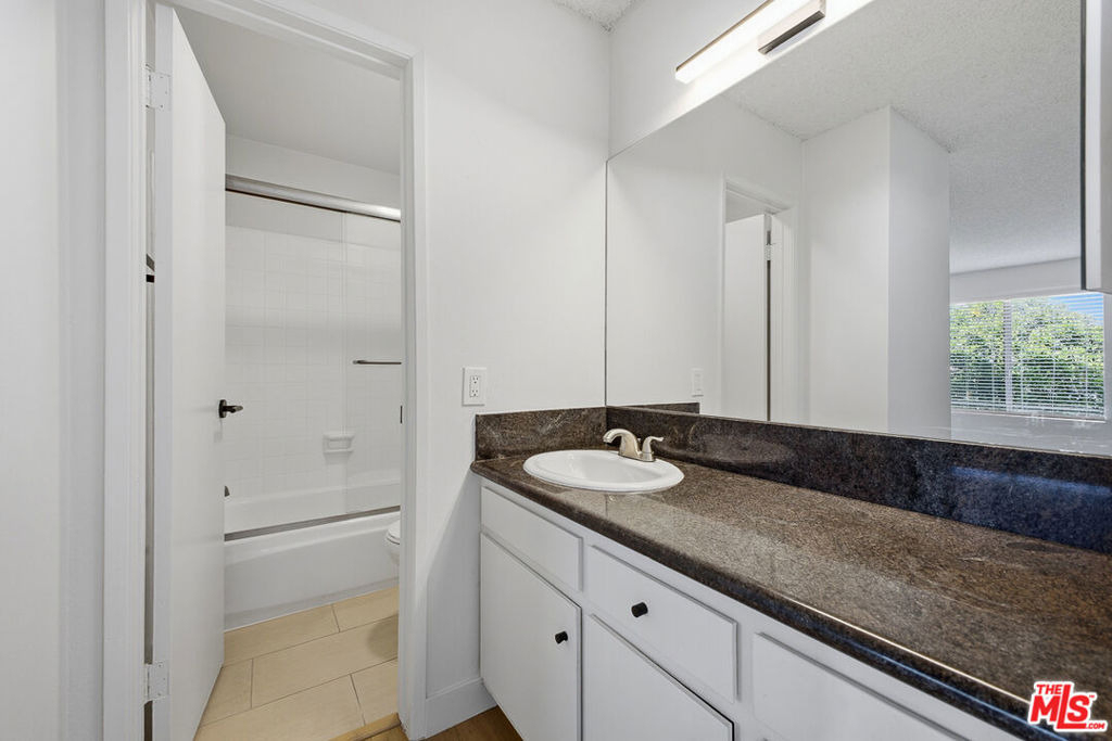 1352 S Carmelina Avenue - Photo 9