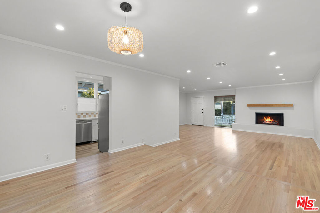 3760 Beethoven Street - Photo 9