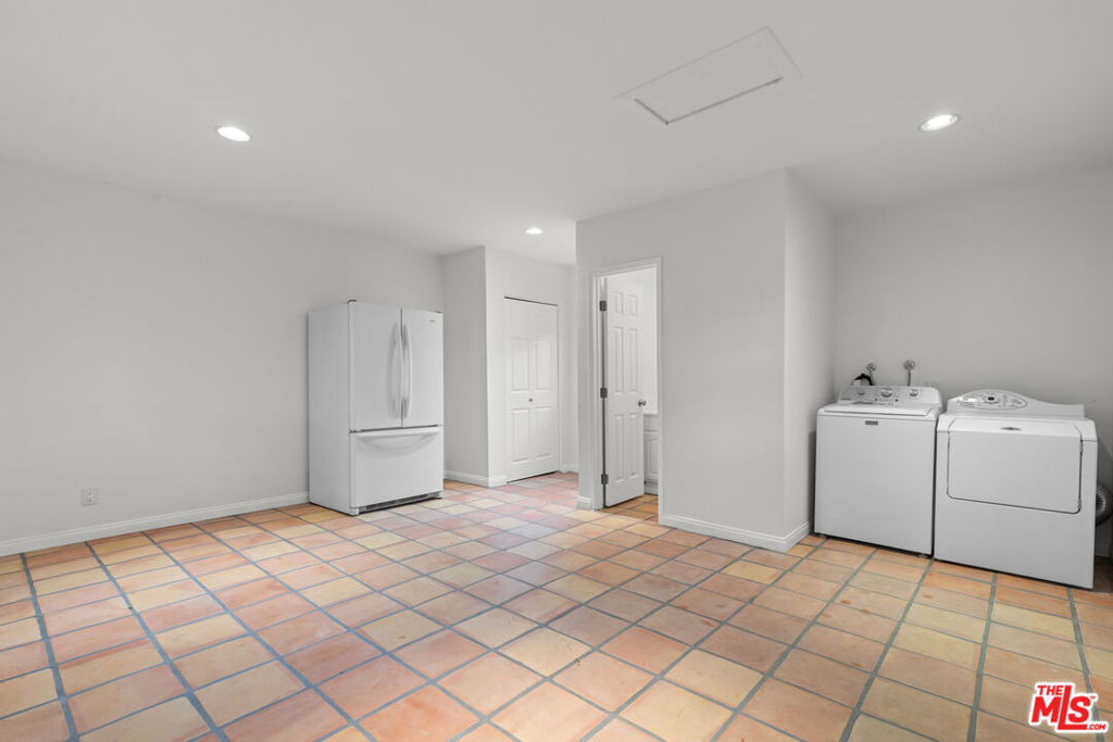 3760 Beethoven Street - Photo 18
