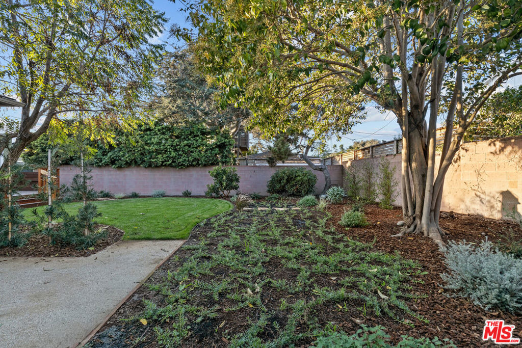 3760 Beethoven Street - Photo 21