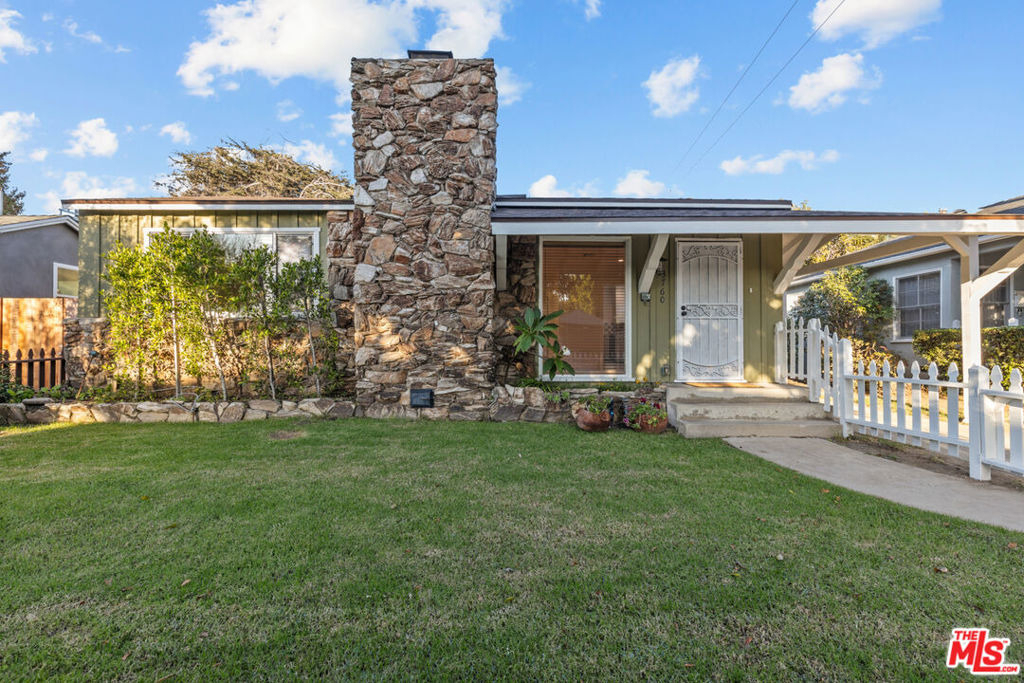 3760 Beethoven Street - Photo 0