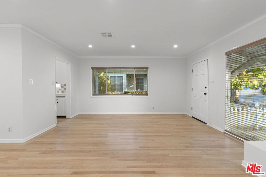 3760 Beethoven Street - Photo 5