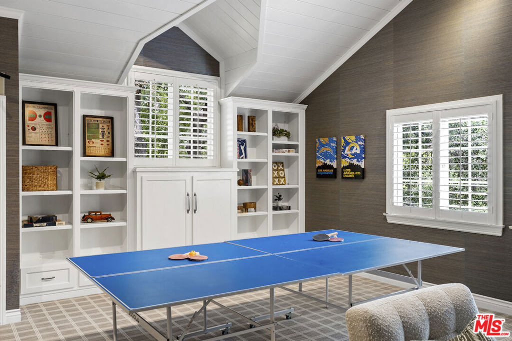 15938 Valley Vista Boulevard - Photo 33
