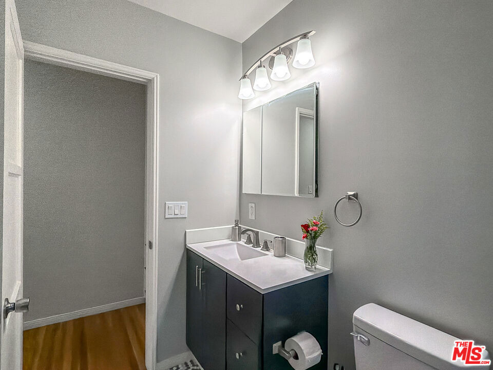 202 E Grand Avenue - Photo 15