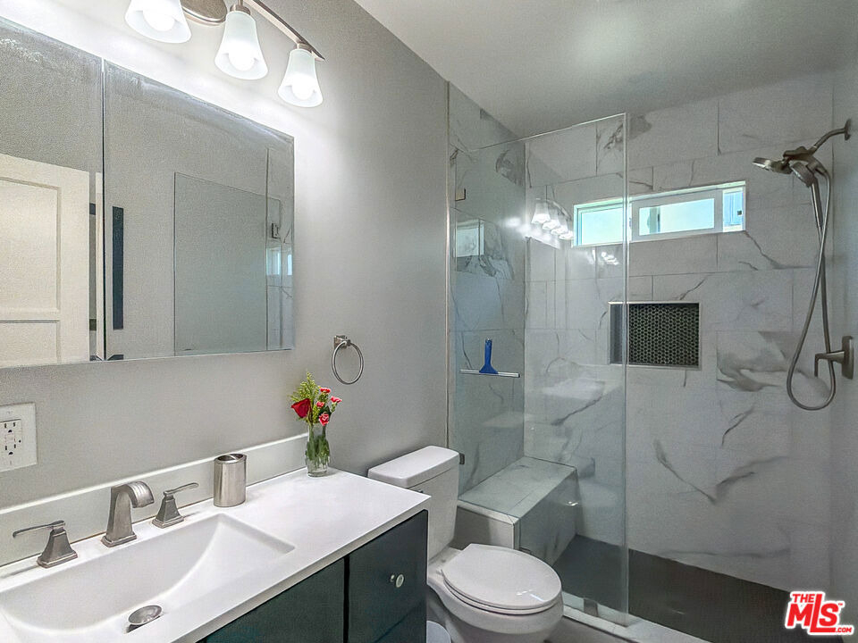 202 E Grand Avenue - Photo 14