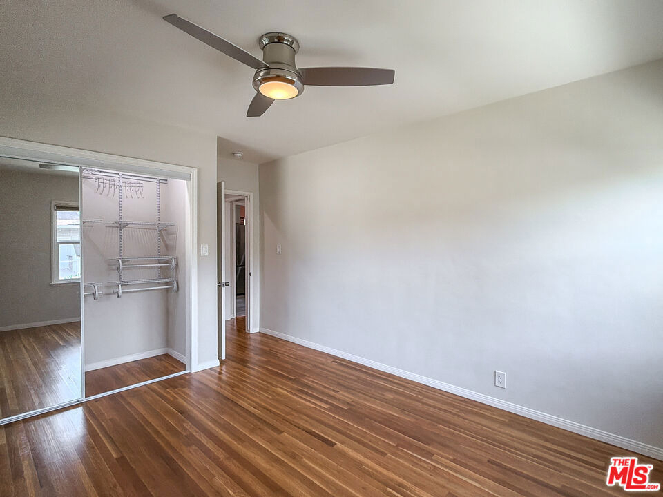 202 E Grand Avenue - Photo 18