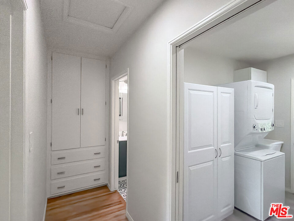 202 E Grand Avenue - Photo 13