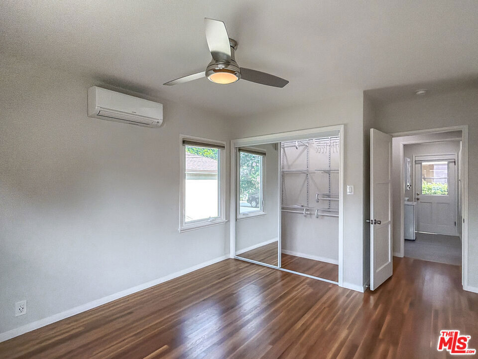 202 E Grand Avenue - Photo 17