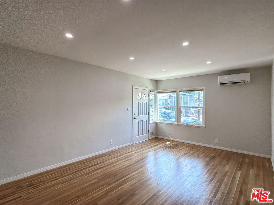 202 E Grand Avenue - Photo 6