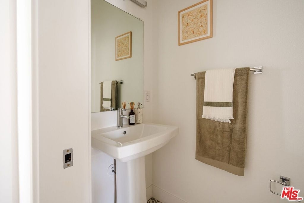 2911 W Exposition Place - Photo 36