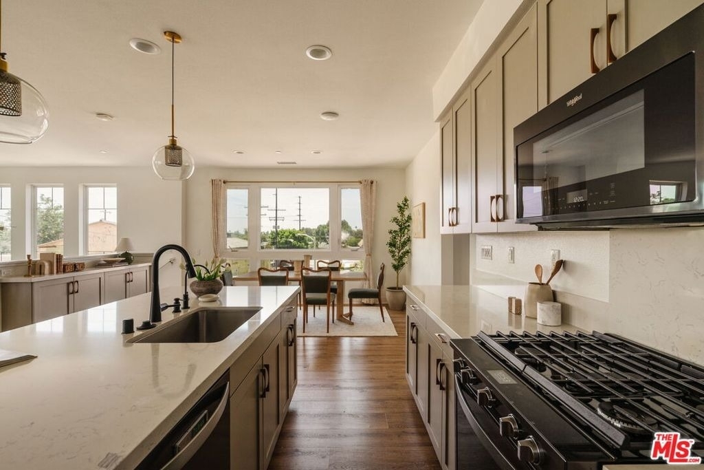 2911 W Exposition Place - Photo 21