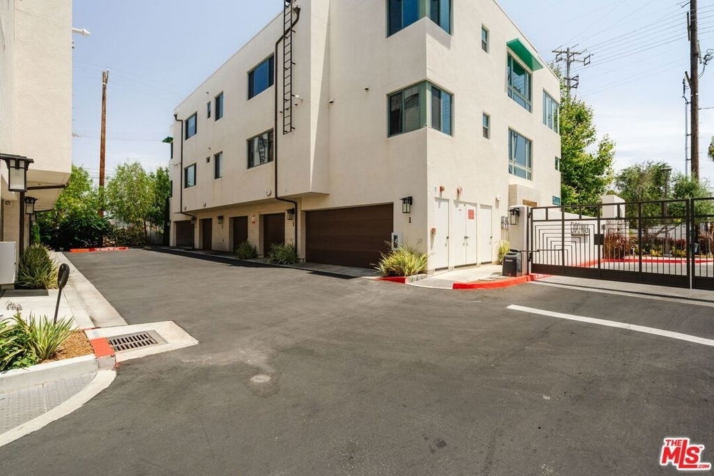 2911 W Exposition Place - Photo 46