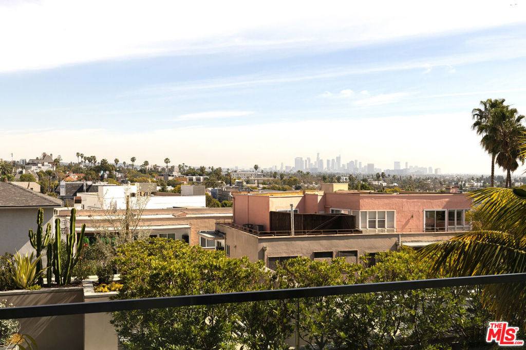 8420 W Sunset Boulevard - Photo 1