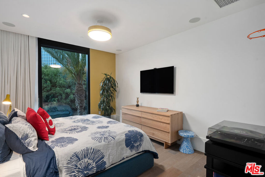 8420 W Sunset Boulevard - Photo 32
