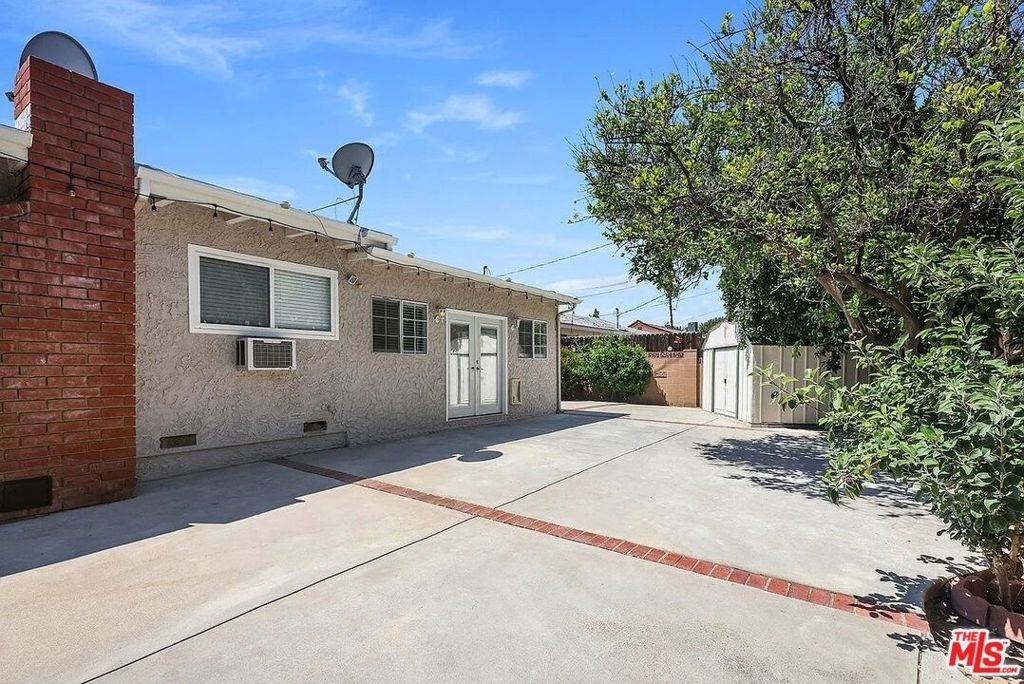 22459 Covello Street - Photo 30