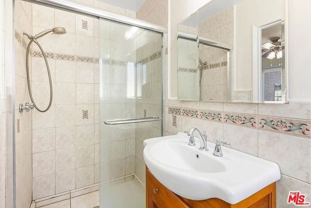 22459 Covello Street - Photo 23