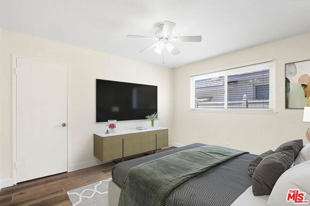 22459 Covello Street - Photo 19