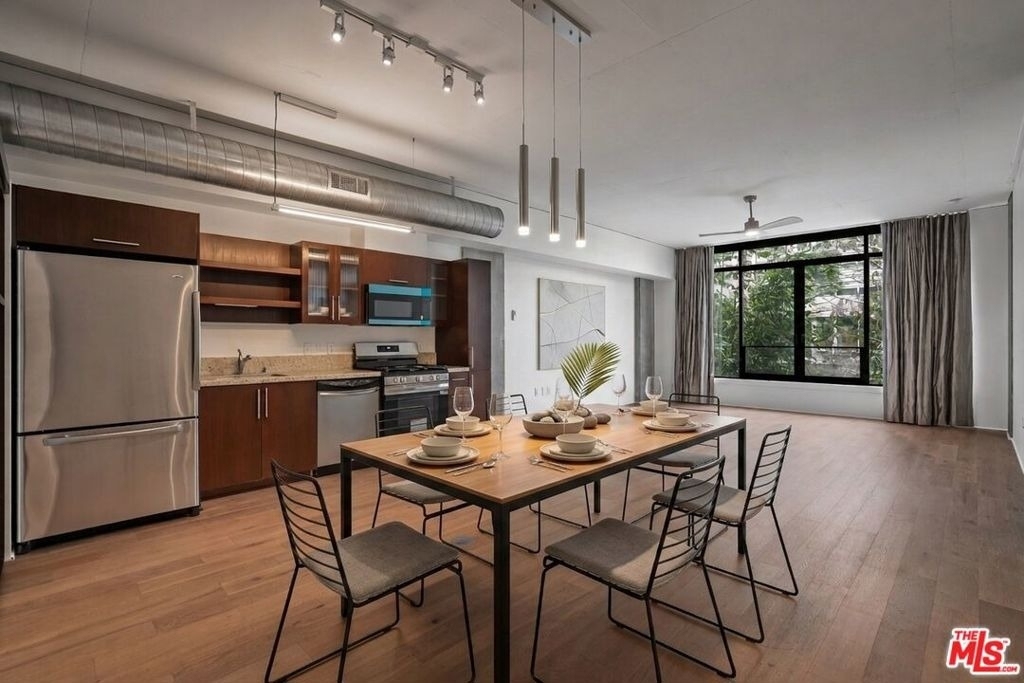 1111 S Grand Avenue - Photo 3