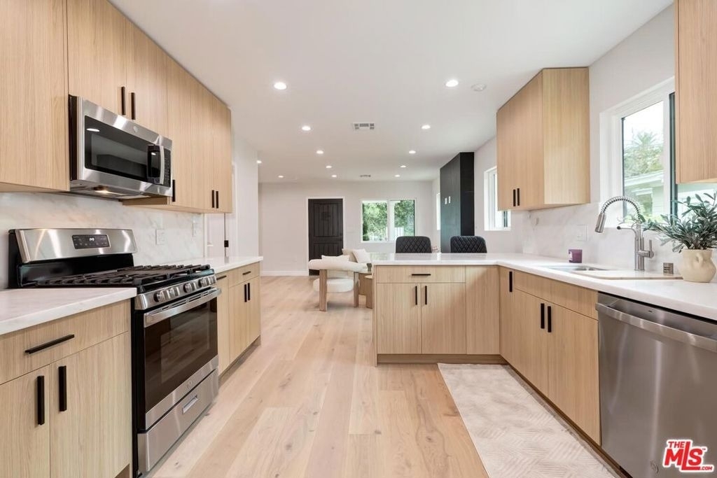9028 Keith Avenue - Photo 3
